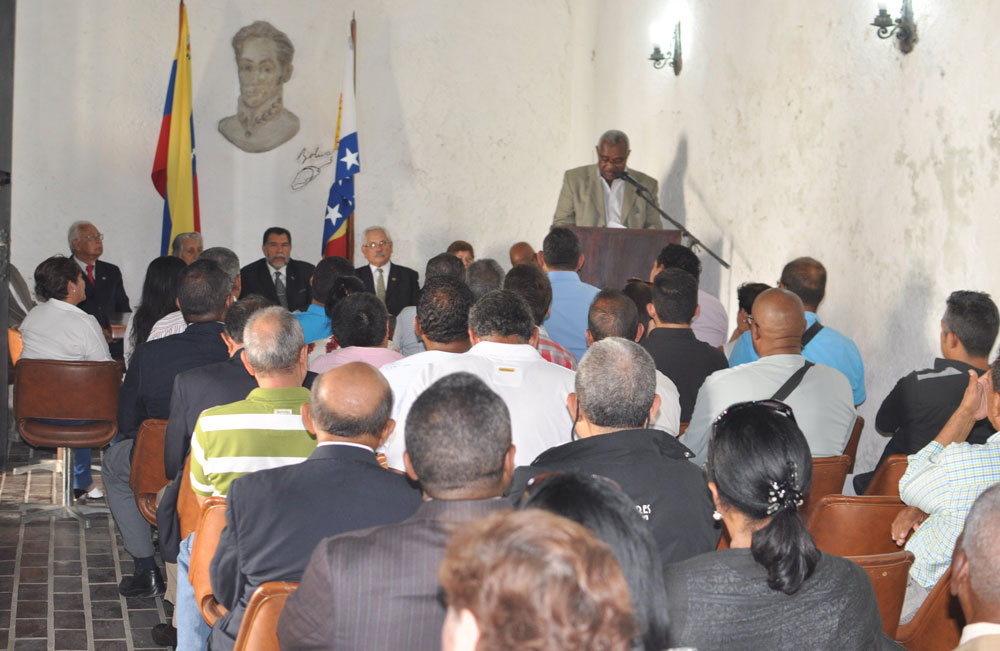 Luis Guillermo Echarri: El Gobierno ha utilizado el nombre de Simón Bolívar para hacer proselitismo político