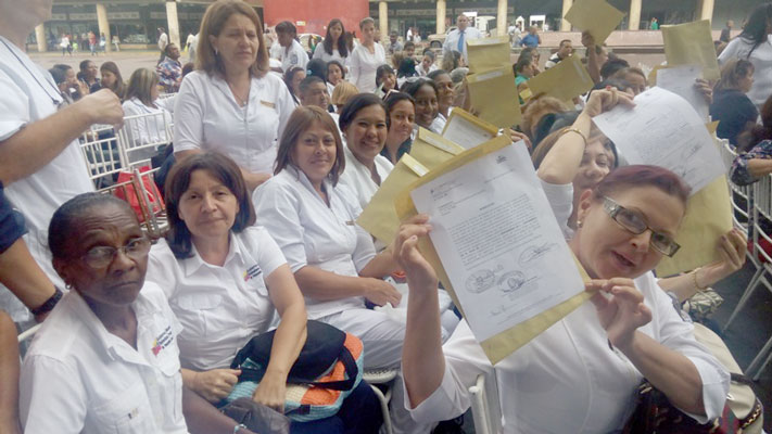 39 enfermeras varguenses recibieron resolución ministerial