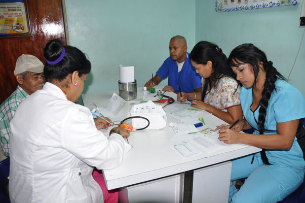 Saturada sala de emergencia del Periférico por repunte de dengue