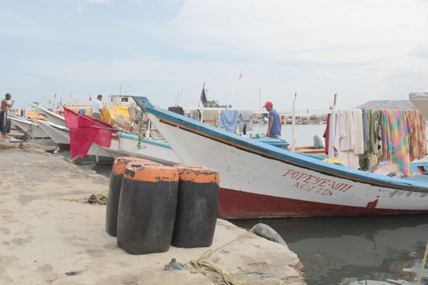Pescadores en “jaque” por fallas en la distribución de combustible