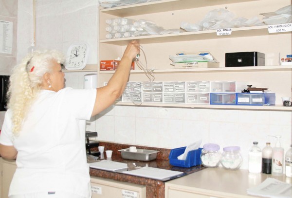 Proveedores sin insumos médicos para abastecer a centros de salud