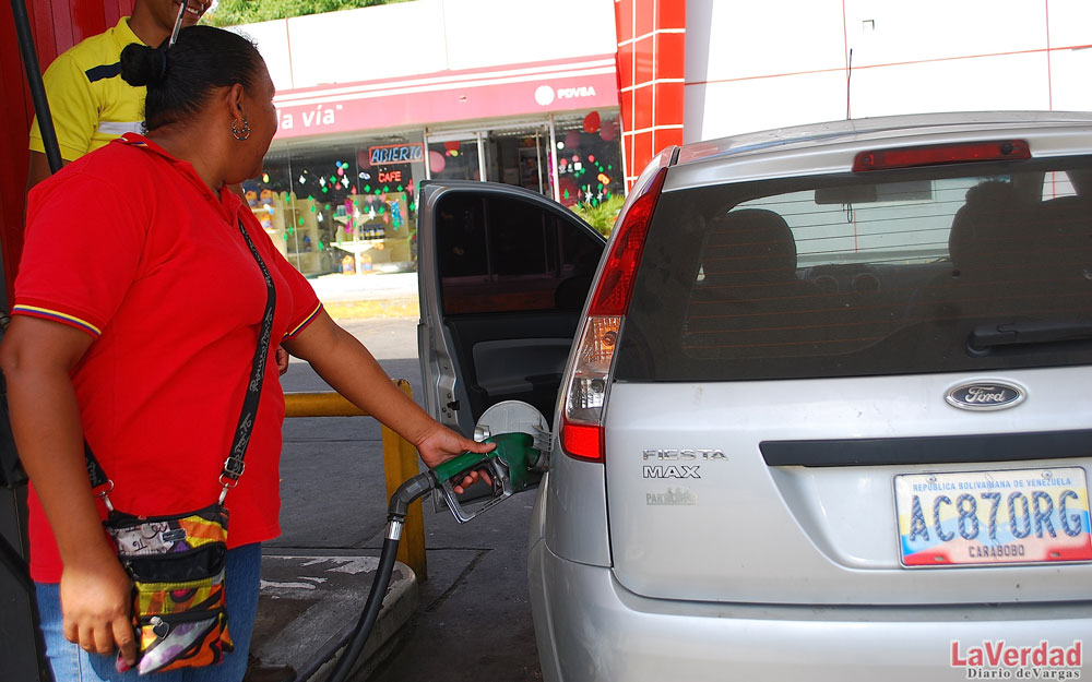 Varguenses consideran necesario sincerar precio de la gasolina