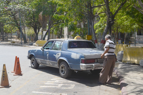 Taxistas trabajan hasta las 4:00 pm por inseguridad