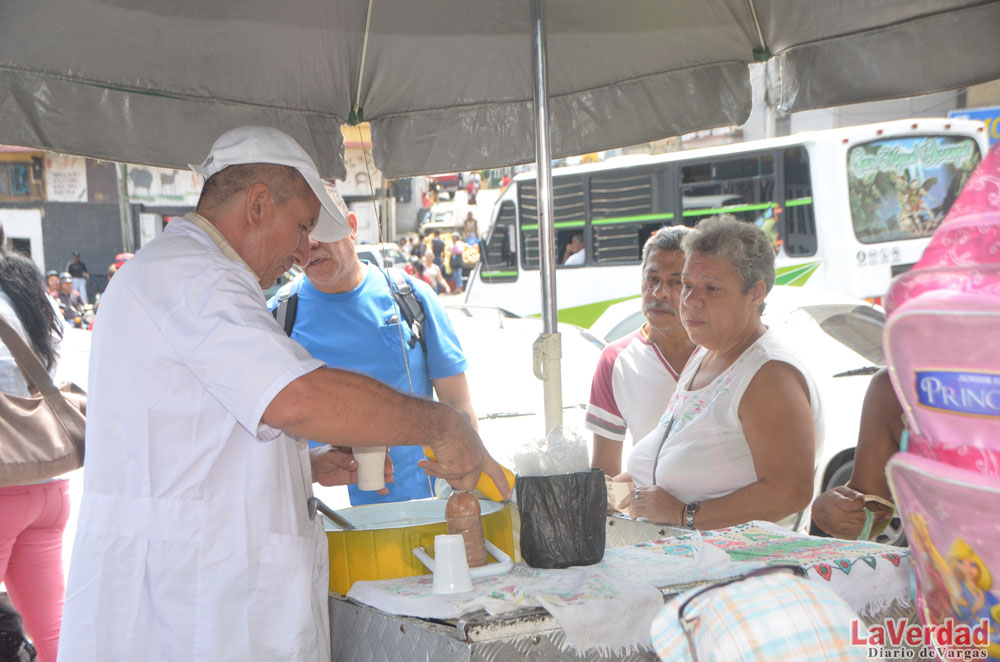 Comerciantes del casco central de Maiquetía exigen a la Alcaldía que los dejen trabajar