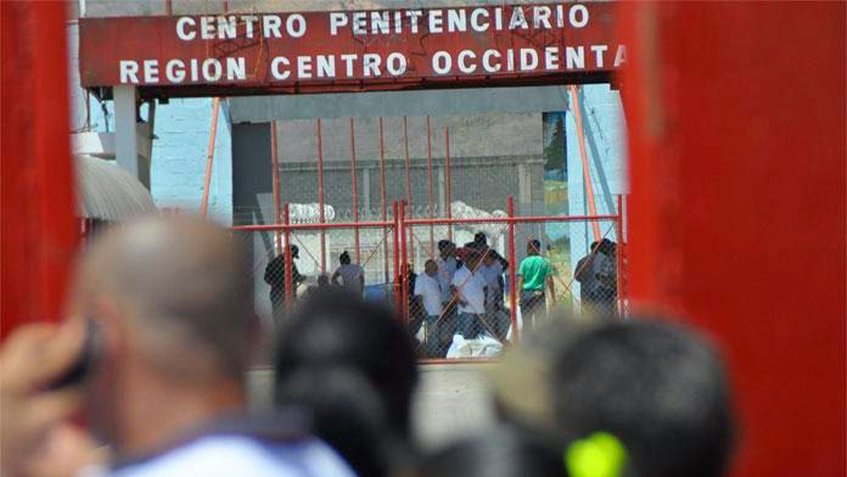 Liberan a 14 rehenes en cárcel de Uribana