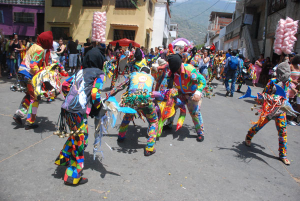 Impulsan escuela de percusión y parranda