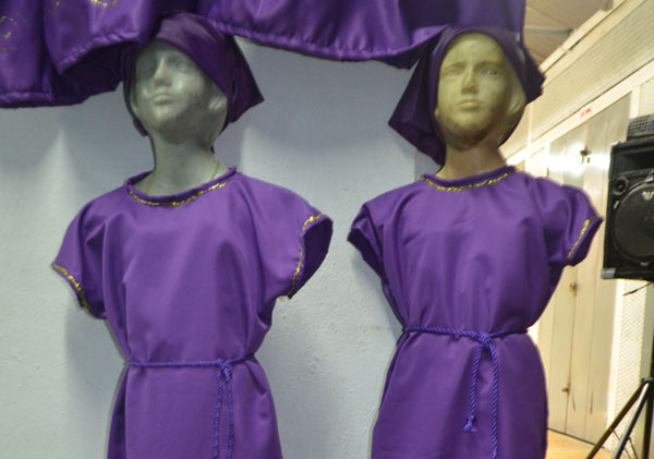 Aumento de las telas disparó precios de túnicas de Nazareno