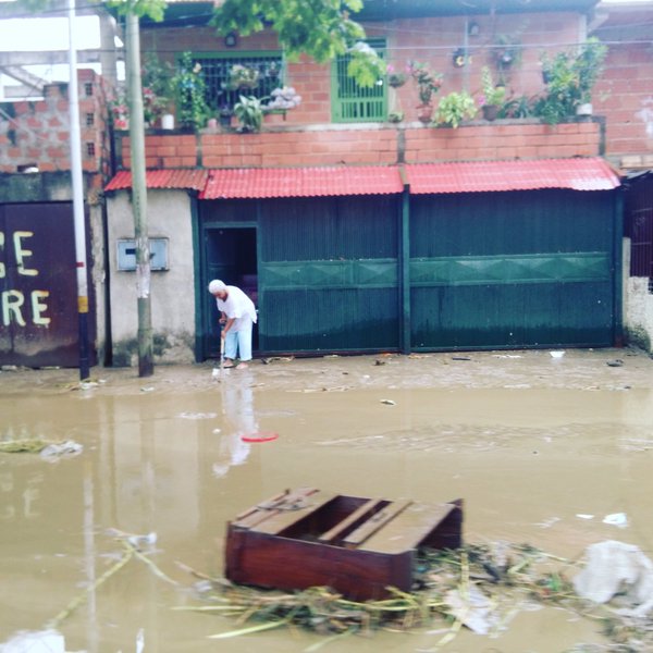 400 personas desalojadas en Petare por las lluvias