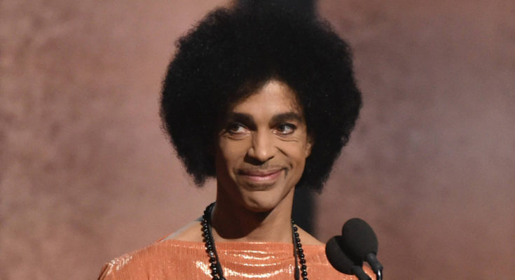 Prince es incinerado y conmemorado en ceremonia privada