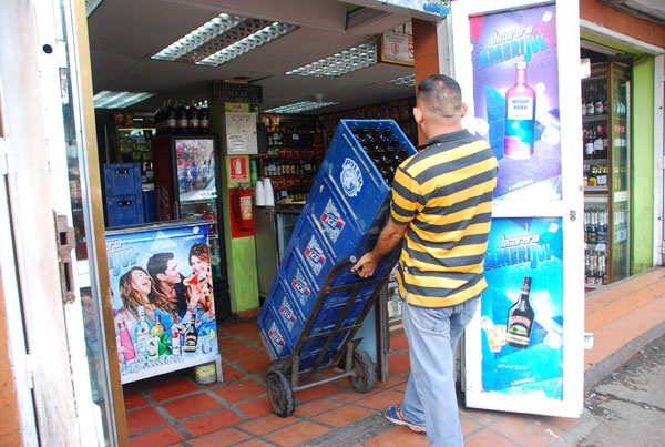 Licoreros a la ruina por falta de cerveza