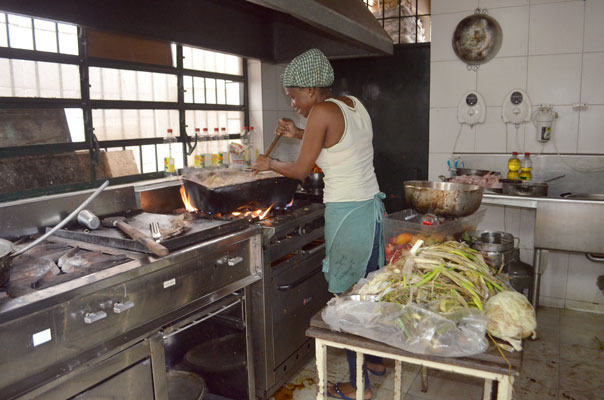 “Sí hay comida para estudiantes del Pedro Elías”