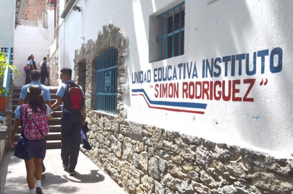 El Simón Rodríguez abrió turno de tarde para atender demanda