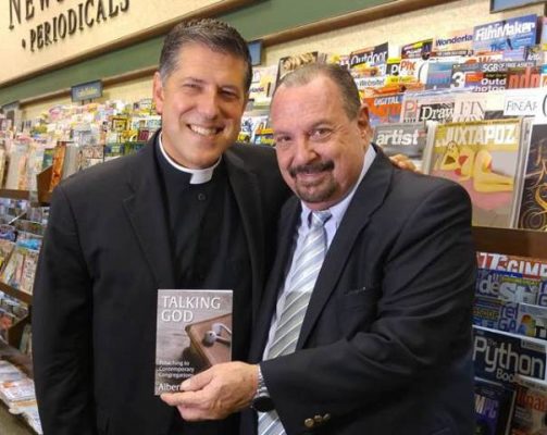 Padre Alberto presenta su nuevo libro