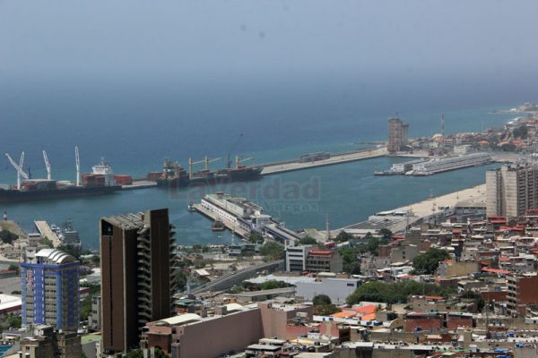 Al Puerto de La Guaira llegan menos de 10 barcos mensuales