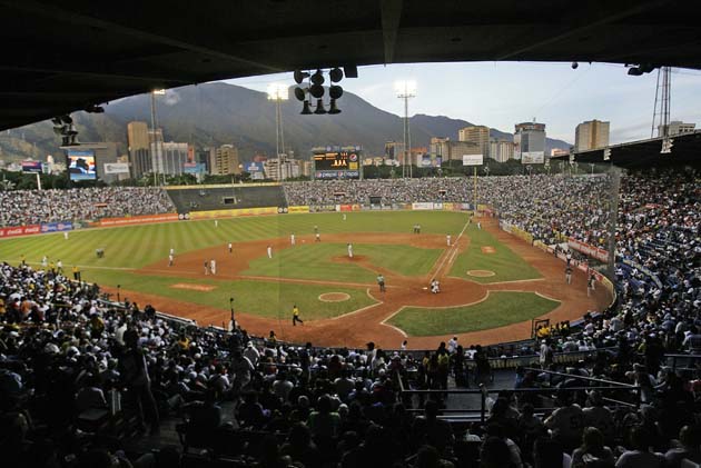 Leones y Tiburones podrían no jugar en Caracas este año