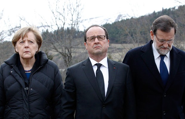Hollande aborda con Merkel el tiroteo de Múnich