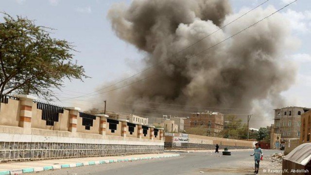 Ataque suicida mata a decenas de personas en Yemen