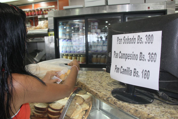 Panaderías serán abastecidas con azúcar y margarina