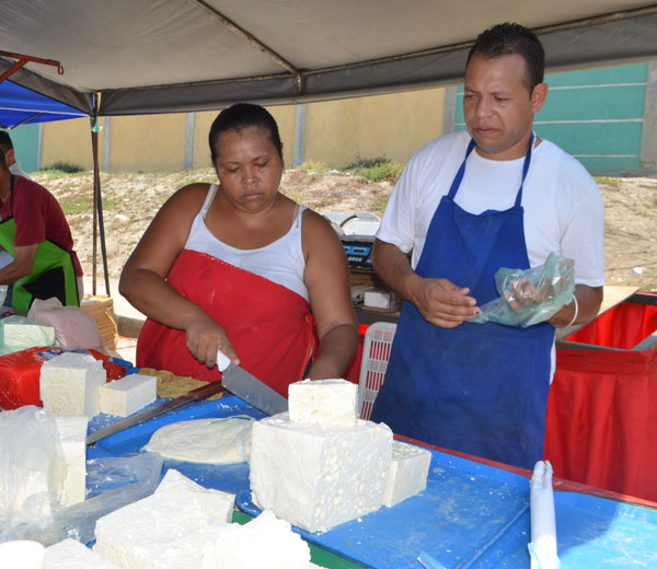 Jornada Integral de alimentos atendió a 2.500 personas de Mare Abajo