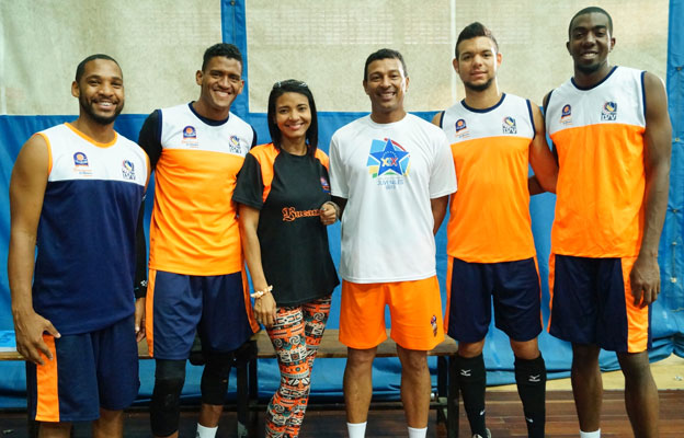 Bucaneros perdió invicto, pero sigue líder en el voleibol
