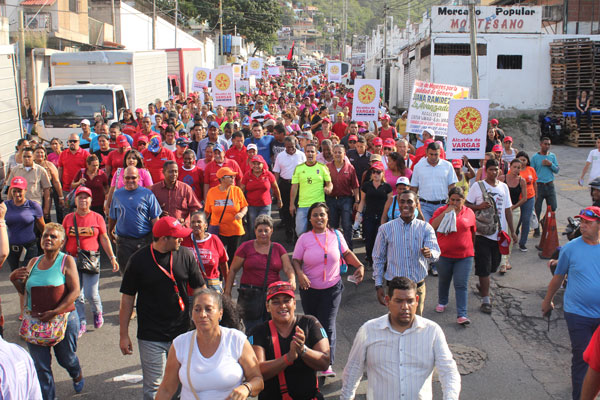Integrantes de los CLAP marchan en respaldo a la revolución