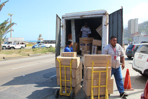 Abastecerán hospitales con medicinas importadas de China e Irán