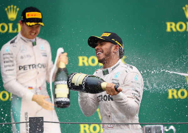 Hamilton se impone en Brasil