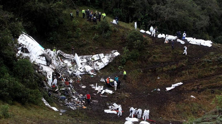 Mueren 72 personas al estrellarse avión con equipo de fútbol brasileño