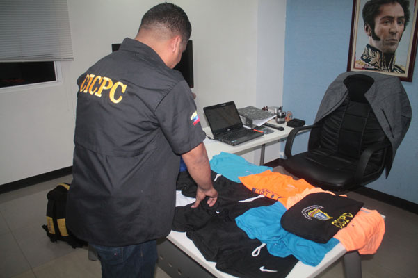 Atrapan a una comerciante y a su hijo con ropa robada en tiendas de Aragua