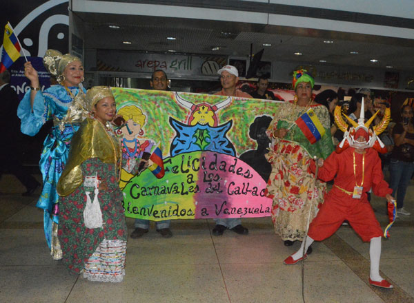Llegó la delegación de Carnavales de El Callao con su declaración de Patrimonio Cultural