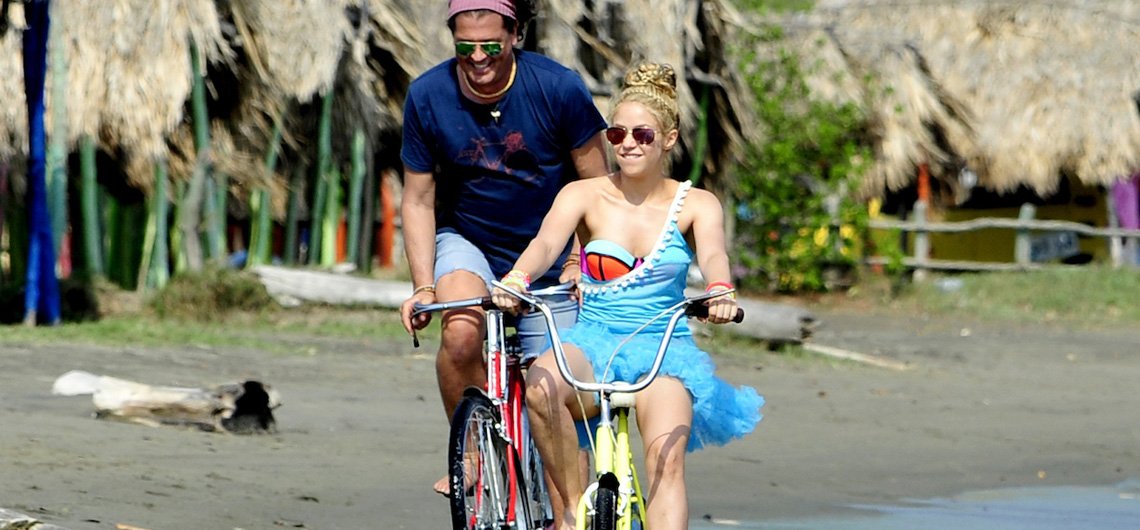 Carlos Vives y Shakira demandados por plagio por su tema «La bicicleta»