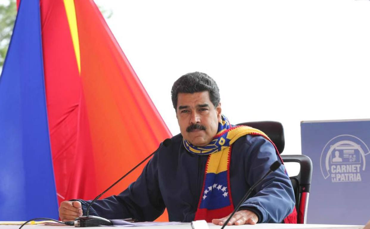 Maduro llama a un «diálogo a tiempo»