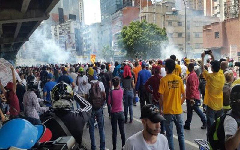 Disturbios en marcha de la MUD en Caracas