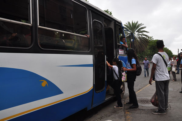 Plan piloto para ticket estudiantil vía código QR arrancará en La Guaira