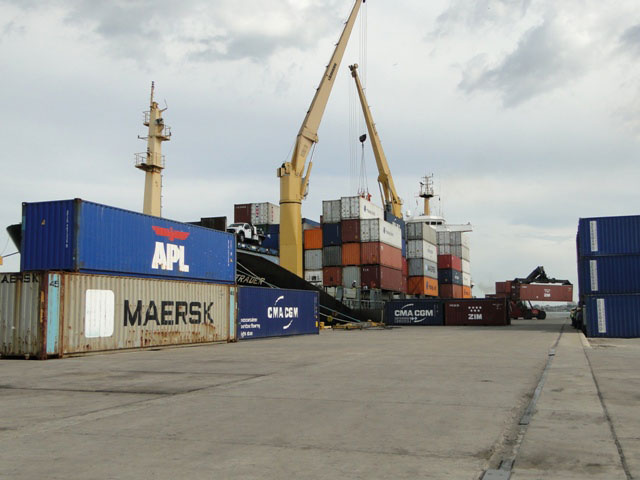 Descarga 11 mil 500 toneladas de alimentos en el puerto de La Guaira