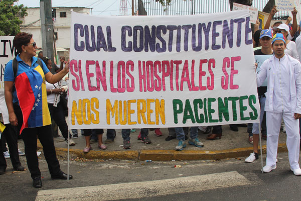 Gremios de la salud   exigen en la calle apertura de canal humanitario