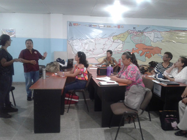 Dictan taller de Lenguaje de Señas a trabajadoras sociales del Minsalud