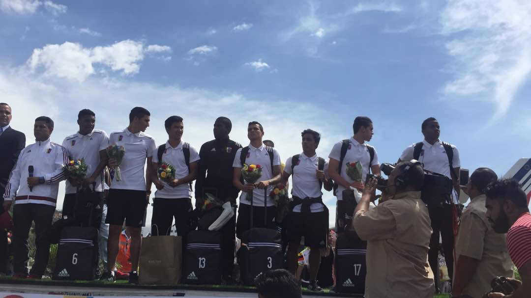 Como héroes recibieron a la Vinotinto sub-20 en Maiquetía