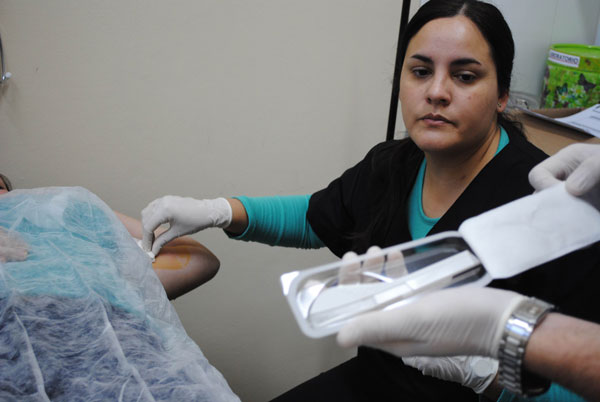 Colocan 30 implantes subdérmicos  en la Fundación del Niño