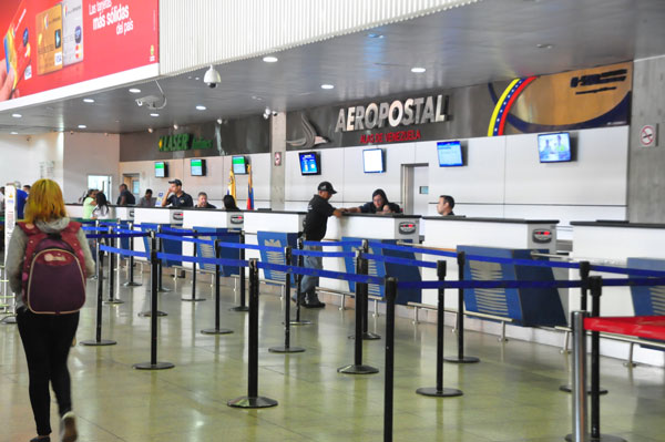 Gerente de tráfico de Aeropostal amenaza con despidos