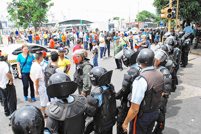 Protesta opositora caldeó los ánimos en calle Los Baños