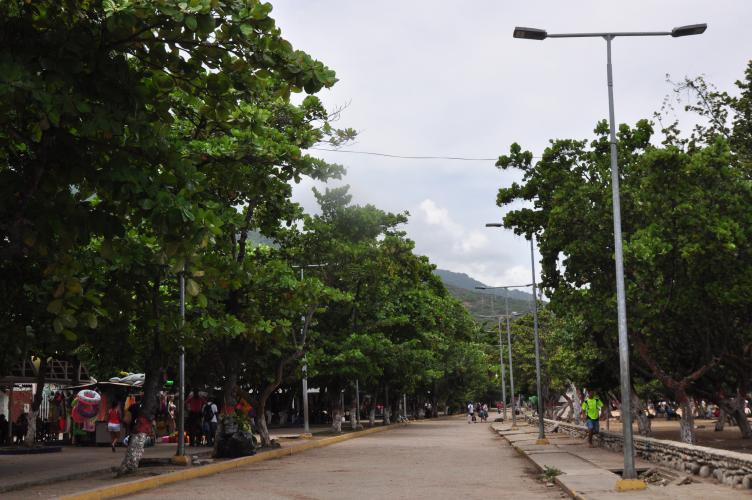 Oscuridad ahuyenta a visitantes del Paseo de Macuto