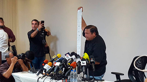 Andrés Velázquez presenta pruebas de fraude electoral en Bolívar