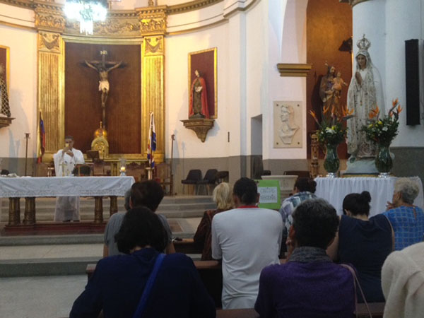 Macuteños celebraron la última  aparición de la Virgen de Fátima