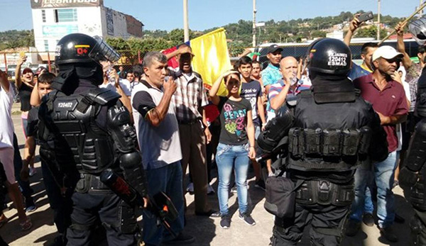 Colombianos protestaron en Cúcuta  por llegada de 900 venezolanos
