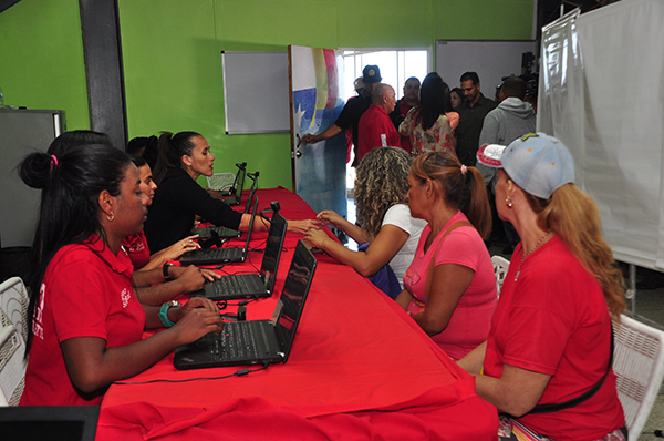 Más de 20 mil varguenses ratificaron su confianza y fe en PSUV