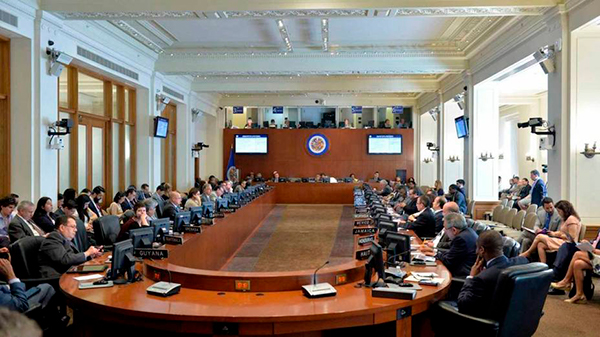 OEA insta a Maduro a cancelar las presidenciales
