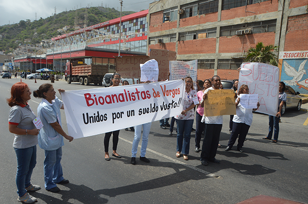 Trabajadores de Sanidad protestaron  para exigir reunión con el Ejecutivo