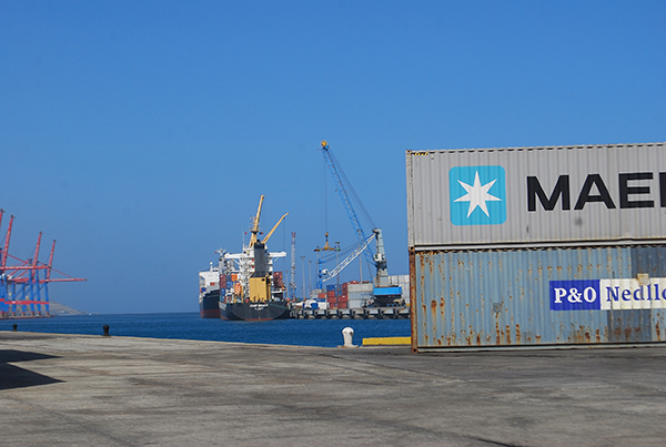 “El Gobierno ha bajado la operatividad de los puertos al mínimo”