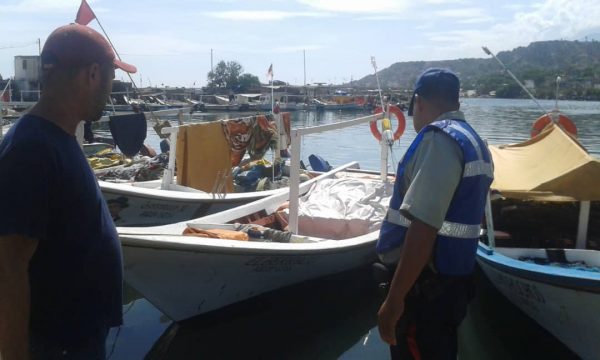 Piratas roban dos motores  a pescadores de Playa Verde